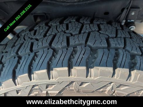 Used 2024 Jeep Gladiator Sport AWD/4WD image 8