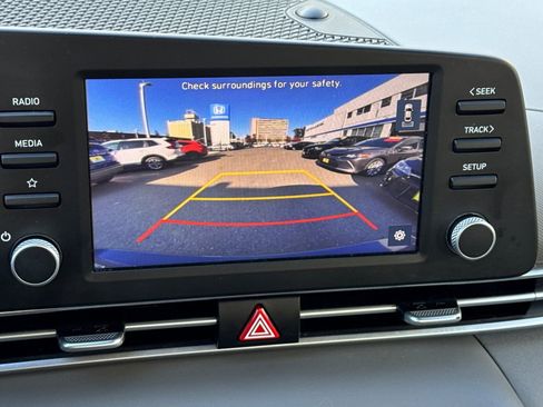 Used 2023 Hyundai Elantra SE image 20