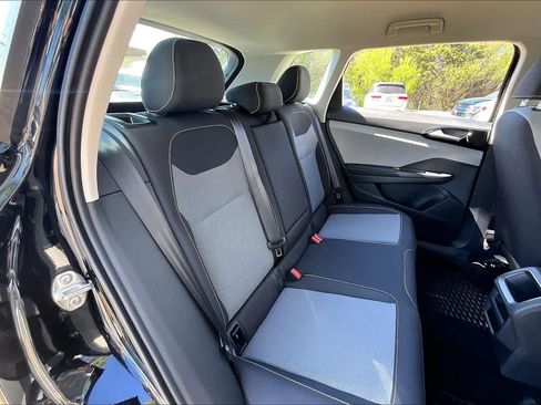 Used 2024 Volkswagen Taos S w/ MDO Package image 18