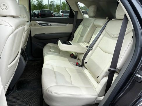 Used 2018 Cadillac XT5 Luxury w/ Driver Awareness Package AWD/4WD image 37