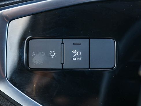 New 2025 Audi Q3 2.0T Premium image 37