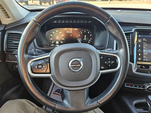 Used 2017 Volvo XC90 T6 Momentum w/ Vision Package image 10