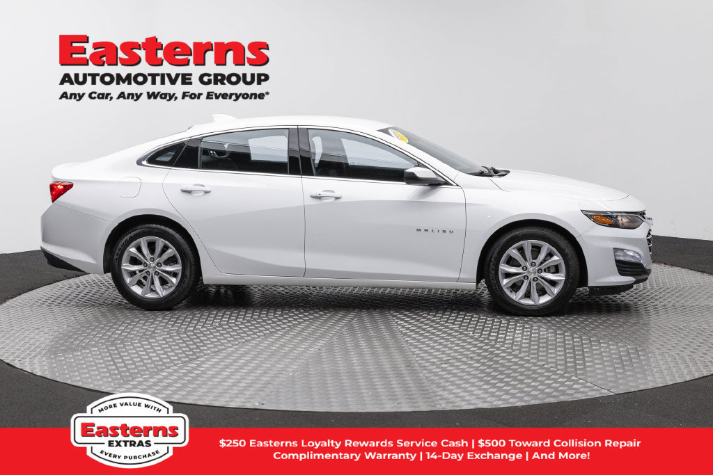 Used 2025 Chevrolet Malibu LT FWD image 4