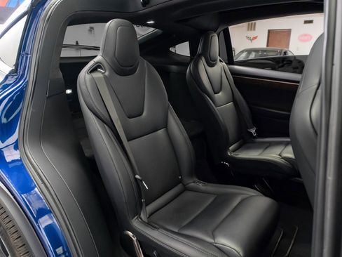 Used 2018 Tesla Model X 75D image 38