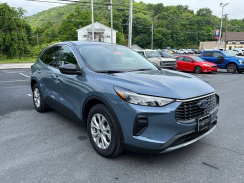 Used 2024 Ford Escape Active w/ Tech Pack #1 FWD image 4