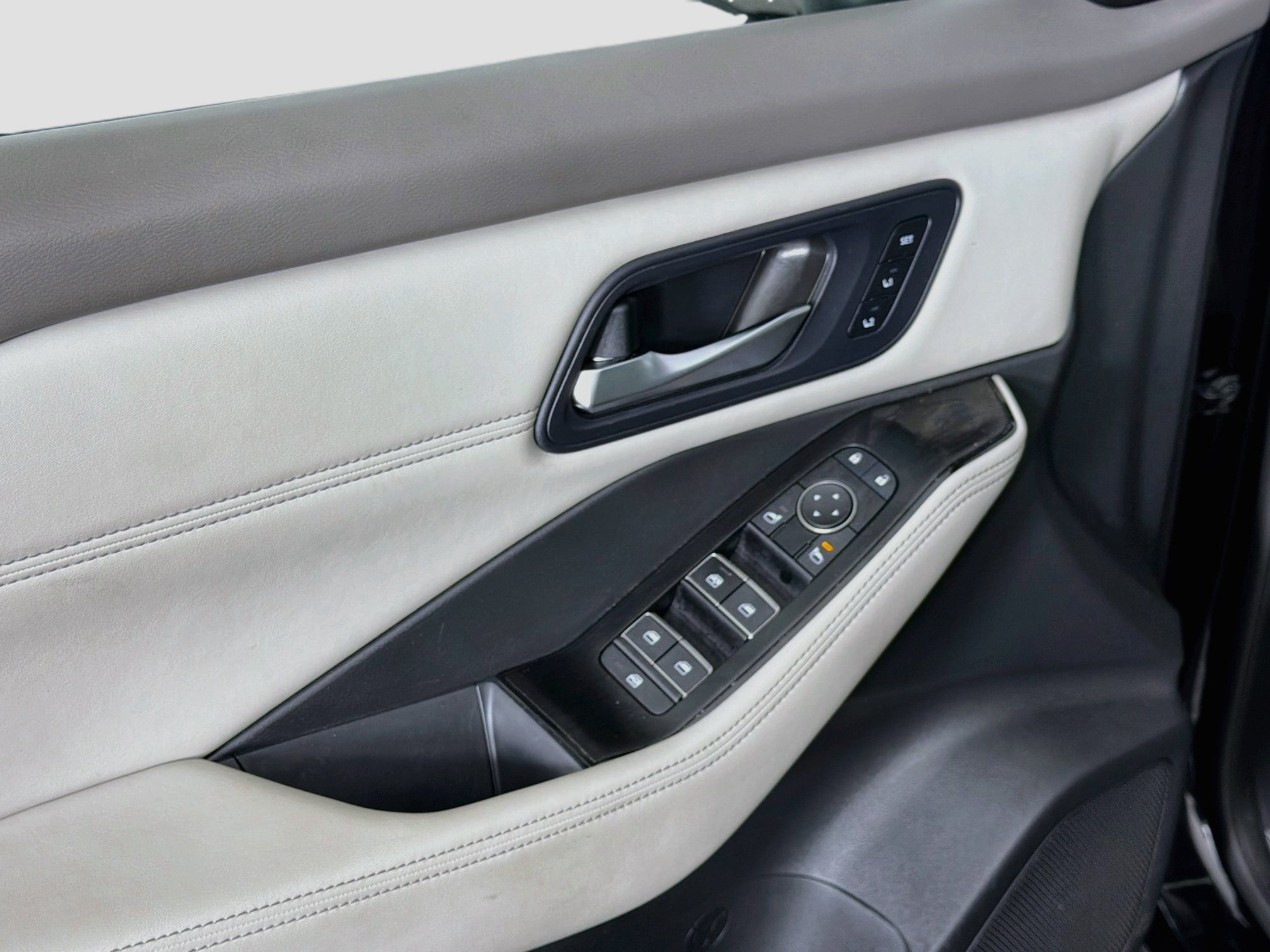 Used 2023 Nissan Rogue SL w/ SL Premium Package FWD image 15