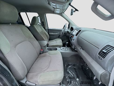 Used 2021 Nissan Frontier SV w/ Midnight Edition Floor Mats image 18