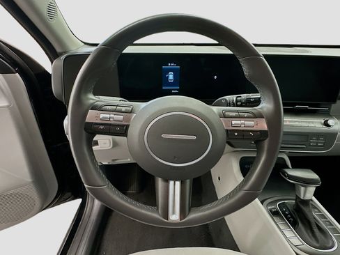 Used 2025 Hyundai Kona SEL image 18