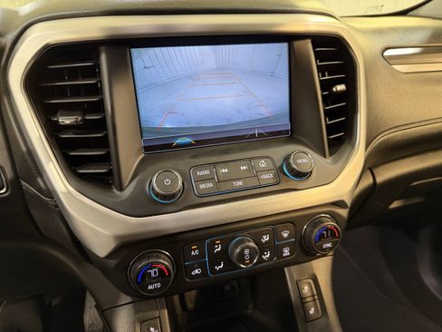 Used 2019 GMC Acadia SLT image 19