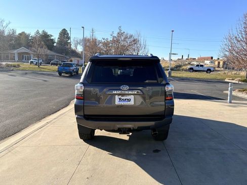 Used 2018 Toyota 4Runner SR5 image 8