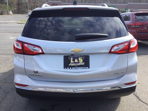 Used 2018 Chevrolet Equinox LT w/ Sun & Infotainment Package image 9