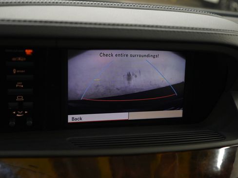 Used 2011 Mercedes-Benz S 550 4MATIC image 21