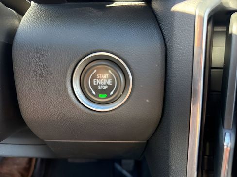 Used 2025 GMC Acadia Elevation FWD image 24
