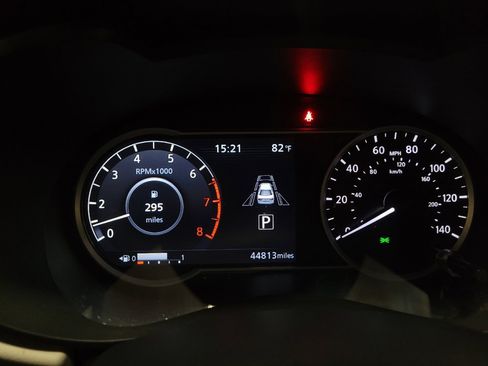 Used 2021 Nissan Versa SV w/ Trunk Package FWD image 23