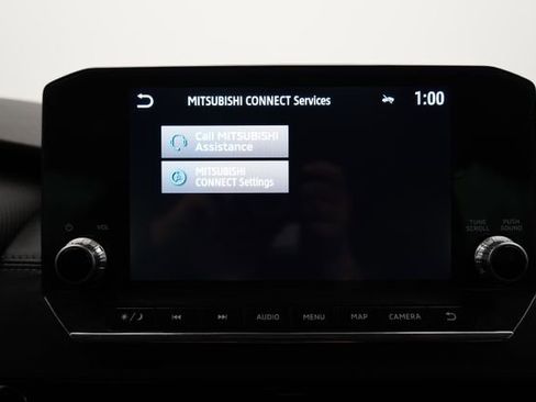 Used 2023 Mitsubishi Outlander SE image 38