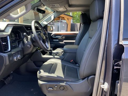 Used 2023 GMC Sierra 1500 Denali w/ Denali Reserve Package AWD/4WD image 13