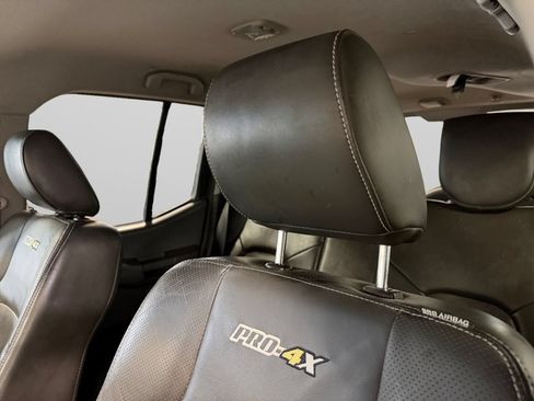 Used 2015 Nissan Xterra PRO-4X w/ Pro-4x Leather Package AWD/4WD image 36