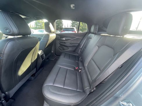 Used 2025 Buick Envista Sport Touring image 25