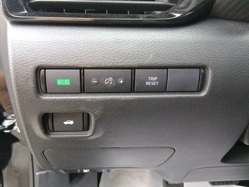Used 2025 Nissan Sentra SV w/ Trunk Package FWD image 17
