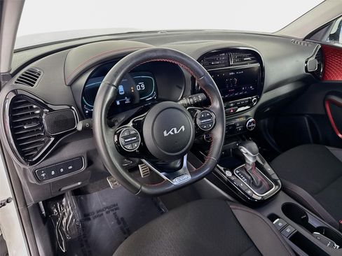 Certified 2023 Kia Soul GT-Line w/ GT-Line Technology Package FWD image 9