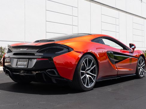 Used 2018 McLaren 570S RWD image 14
