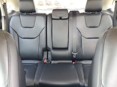 Used 2020 Ford Edge Titanium AWD/4WD image 19