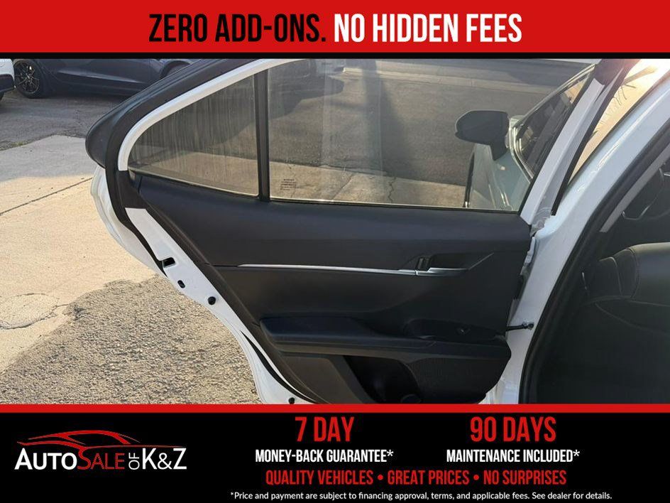 Used 2020 Toyota Camry SE FWD image 23