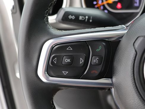 Used 2023 Jeep Gladiator Overland image 16