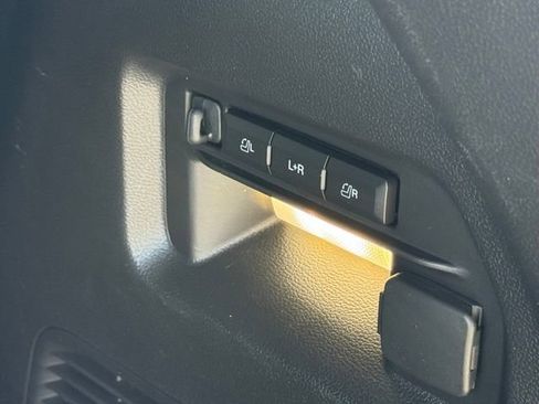 Used 2023 Ford Explorer Limited w/ Equipment Group 301A AWD/4WD image 14