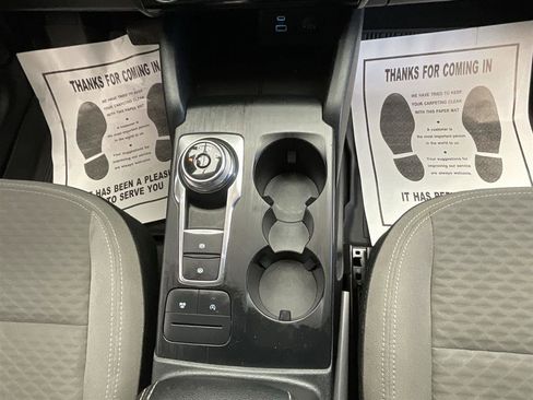 Used 2022 Ford Escape SE w/ Cold Weather Package image 10