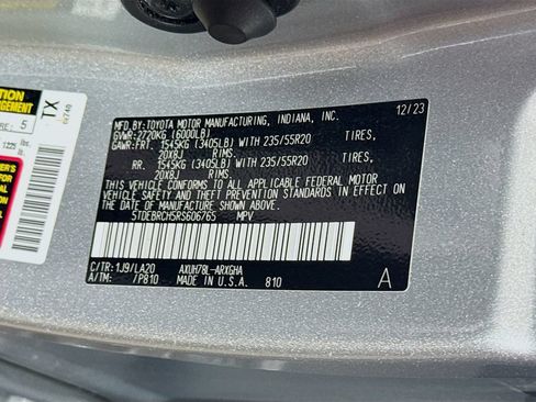 Certified 2024 Toyota Highlander Platinum AWD/4WD image 33