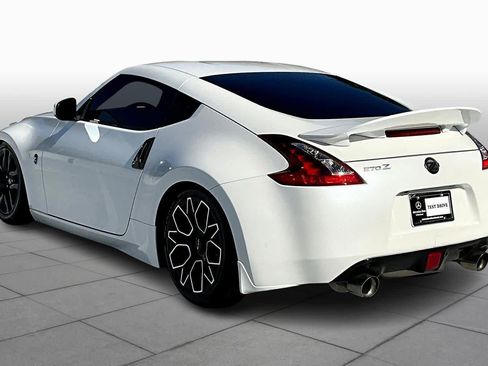 Used 2020 Nissan 370Z Coupe image 9