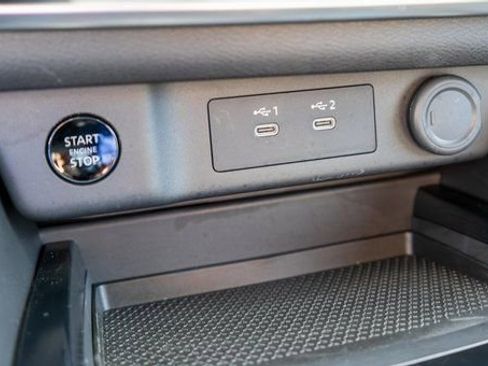 Certified 2025 Nissan Rogue SV image 28