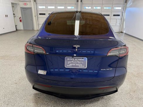 Used 2024 Tesla Model Y Long Range AWD/4WD image 6