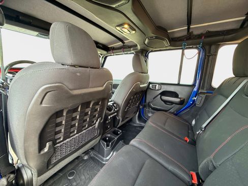 Used 2019 Jeep Wrangler Unlimited Rubicon AWD/4WD image 17