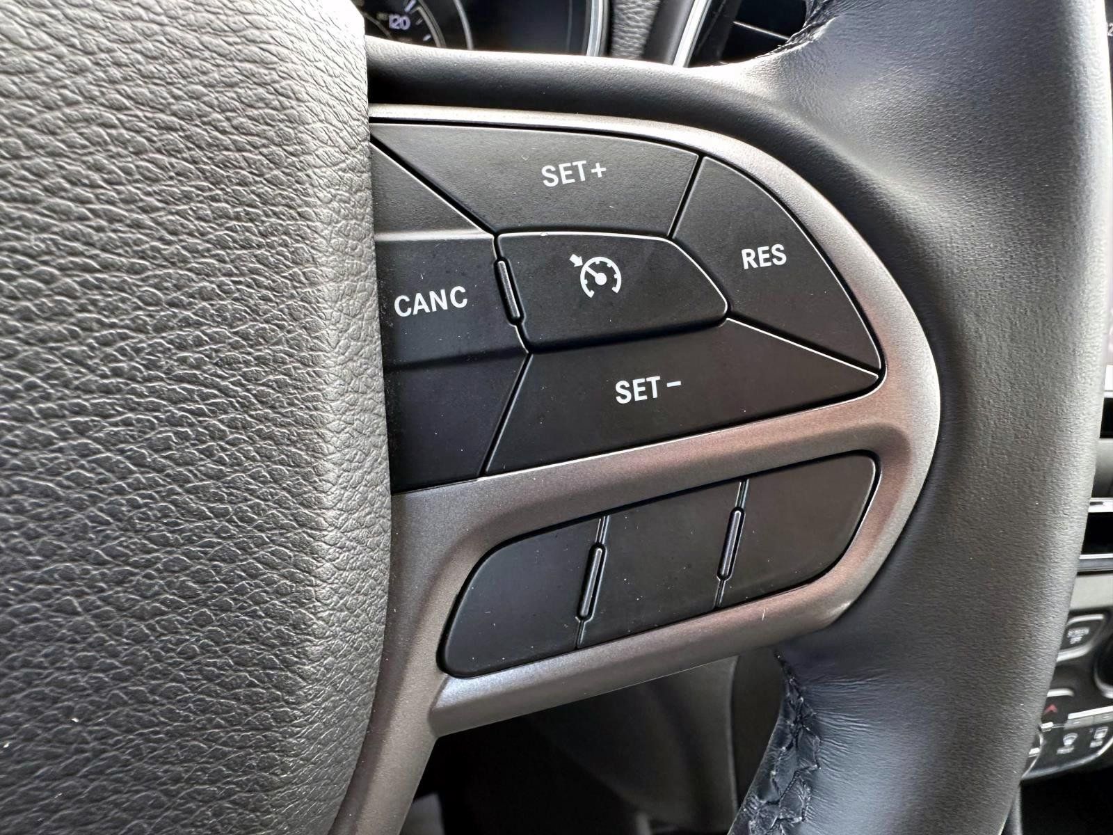 Used 2019 Jeep Cherokee Limited AWD/4WD image 18