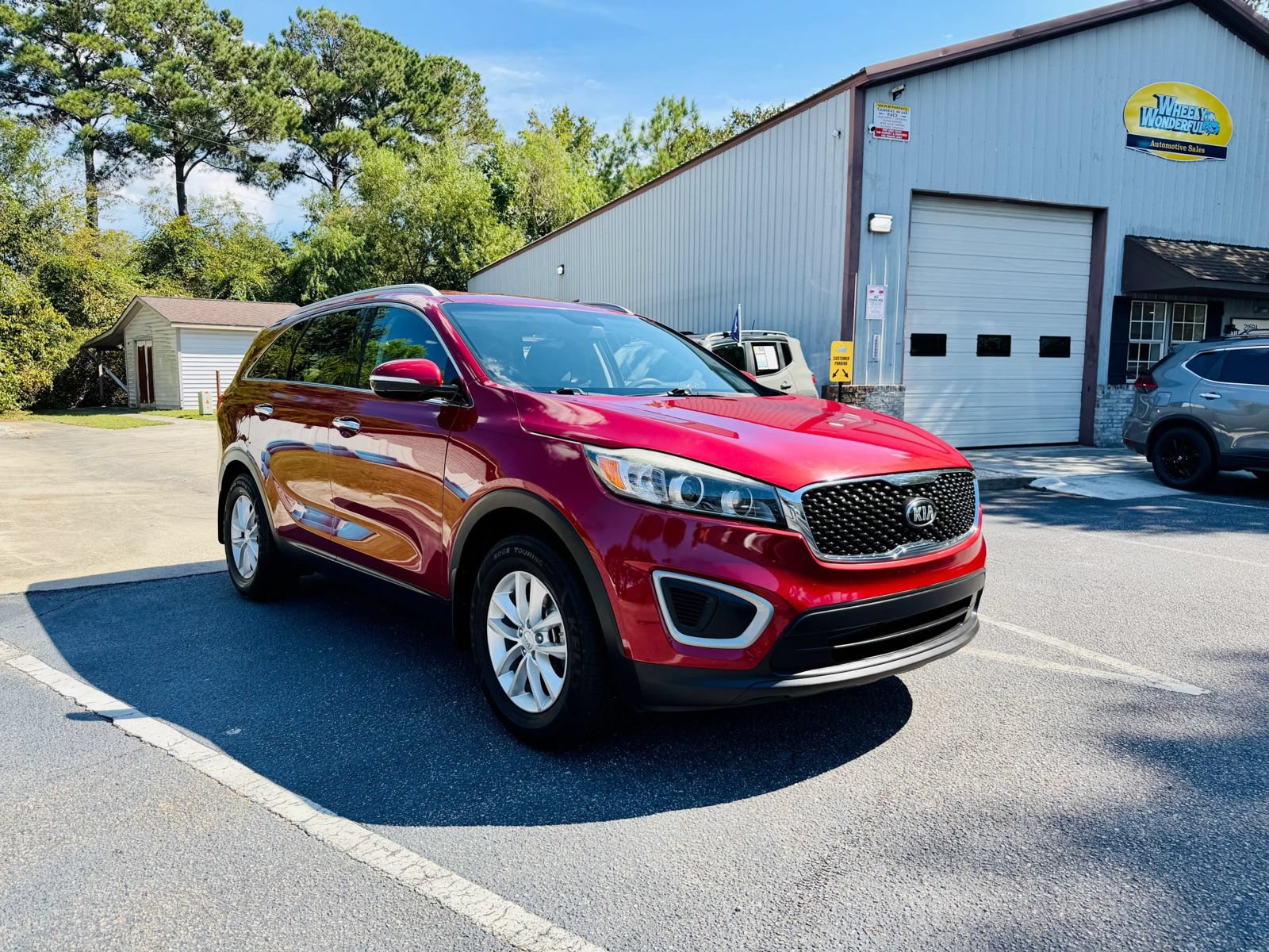 Used 2017 Kia Sorento FWD image 1