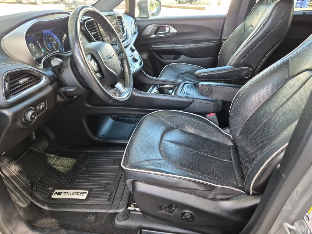 Used 2021 Chrysler Pacifica Limited w/ S Appearance Package AWD/4WD image 15