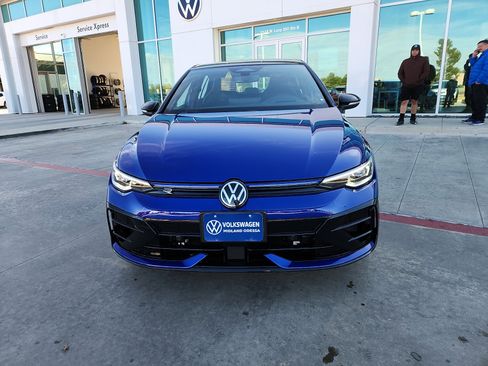 New 2026 Volkswagen Golf image 2