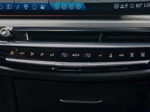 New 2026 Cadillac Lyriq Premium Luxury image 24