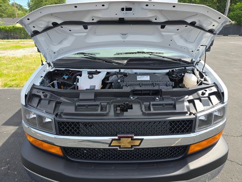 New 2025 Chevrolet Express 3500 1WT w/ Power Convenience Package image 39