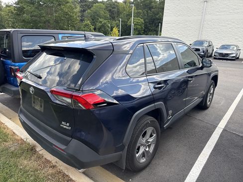 Used 2024 Toyota RAV4 XLE w/ Convenience Package AWD/4WD image 6