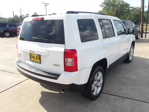 Used 2011 Jeep Patriot Latitude AWD/4WD image 11