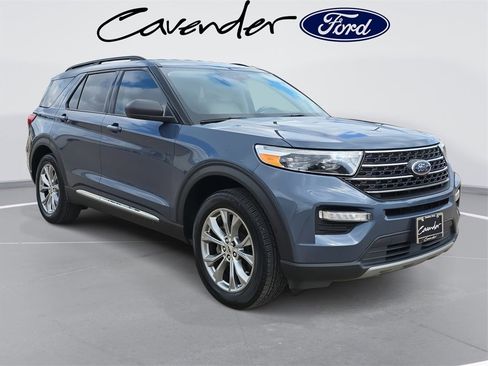 Used 2021 Ford Explorer XLT w/ Equipment Group 202A image 3