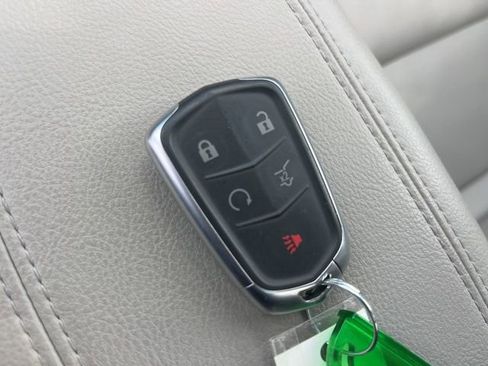 Used 2023 Cadillac XT4 Premium Luxury FWD image 36
