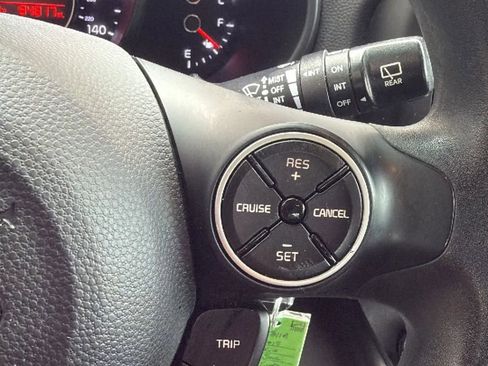 Used 2015 Kia Soul EV image 16