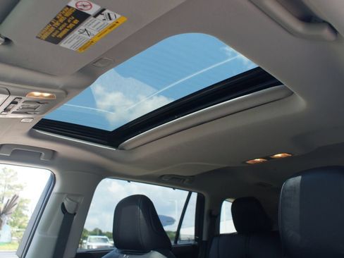 Certified 2026 Toyota Highlander XLE AWD/4WD image 6