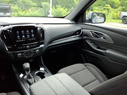 Used 2023 Chevrolet Traverse LT FWD image 23