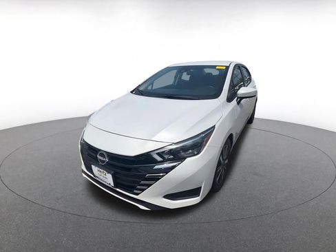 Used 2025 Nissan Versa SV FWD image 7