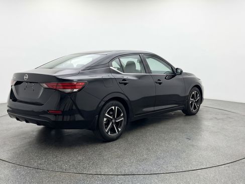 Used 2025 Nissan Sentra SV FWD image 9